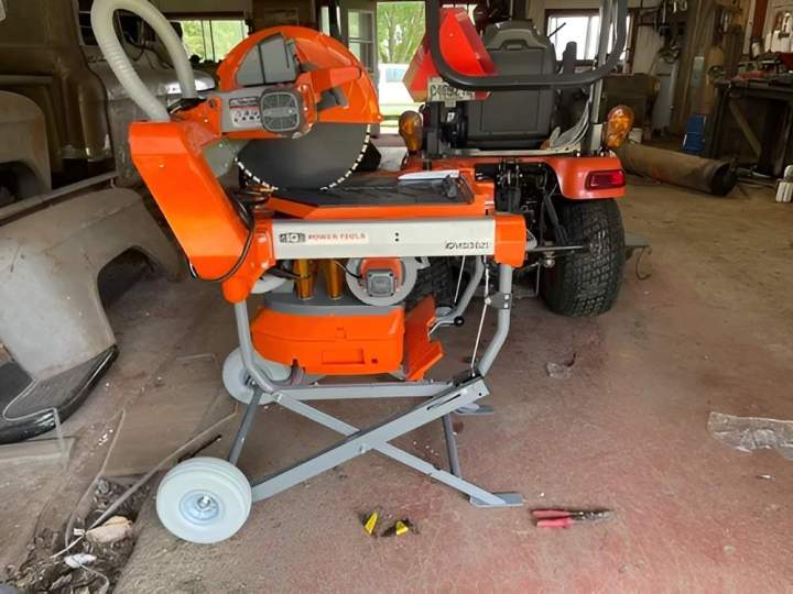 Scie électrique Sherbrooke